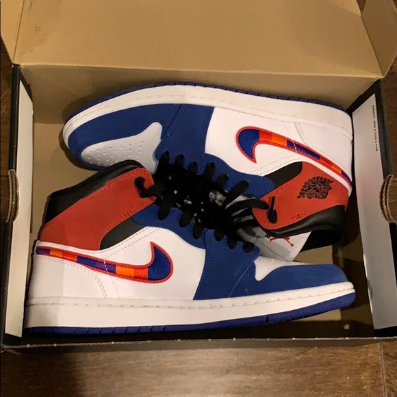 *SOLD ON EBAY* Jordan 1 Mid Multicolor Swoosh 7.5 - Picture 3 of 7